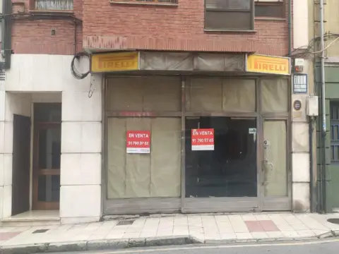 Local comercial en calle del Coronel Bobes, 11